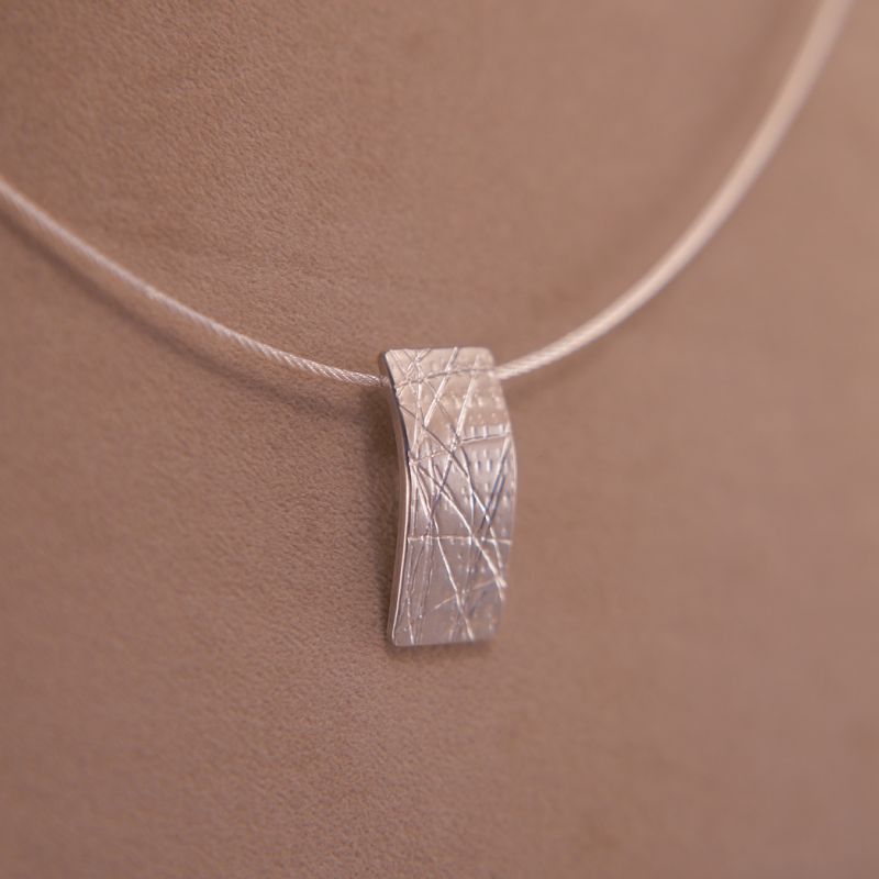 Silberanhänger und Silberkordel